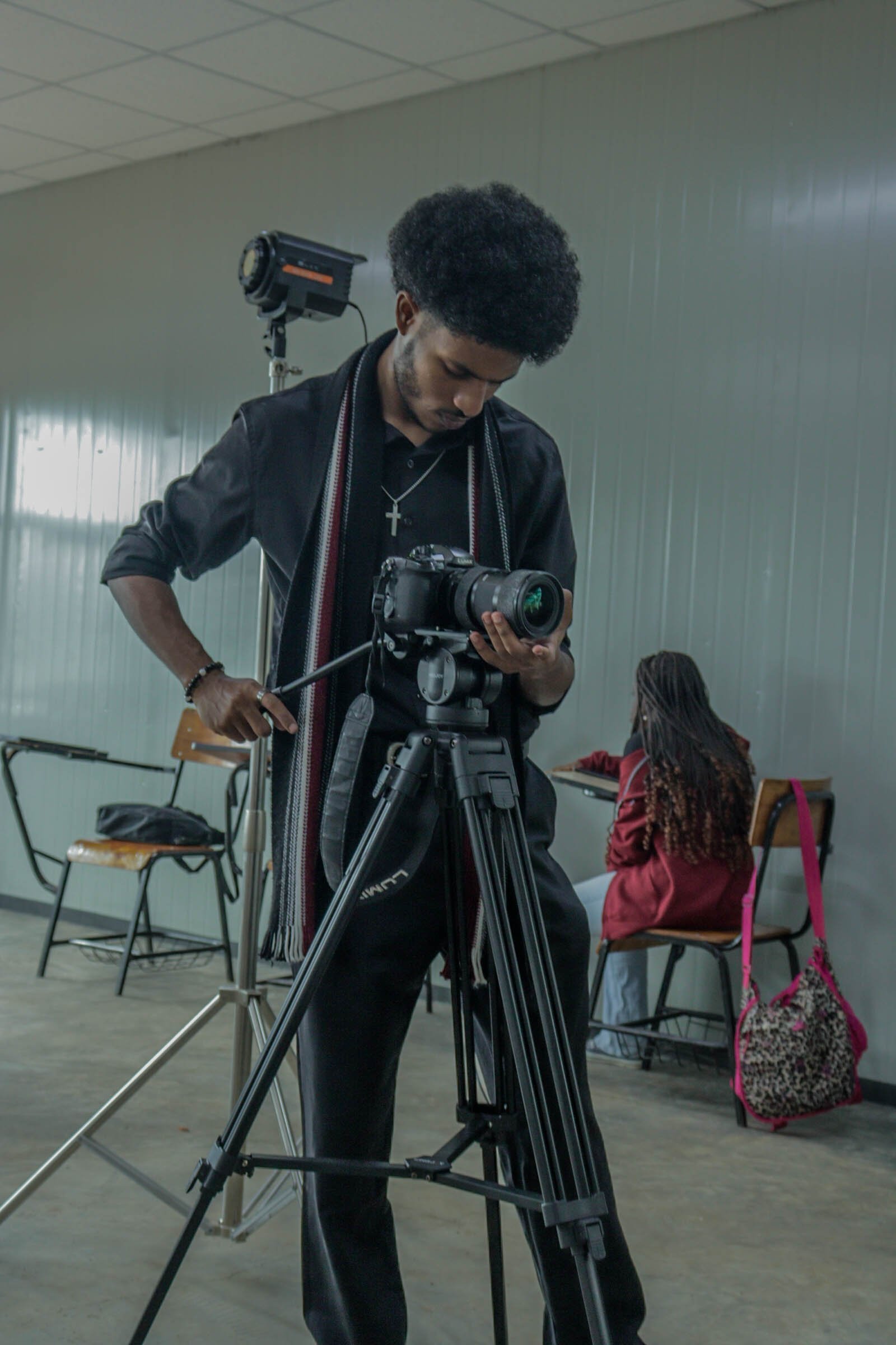FILM SET-UP AND CREW (6)