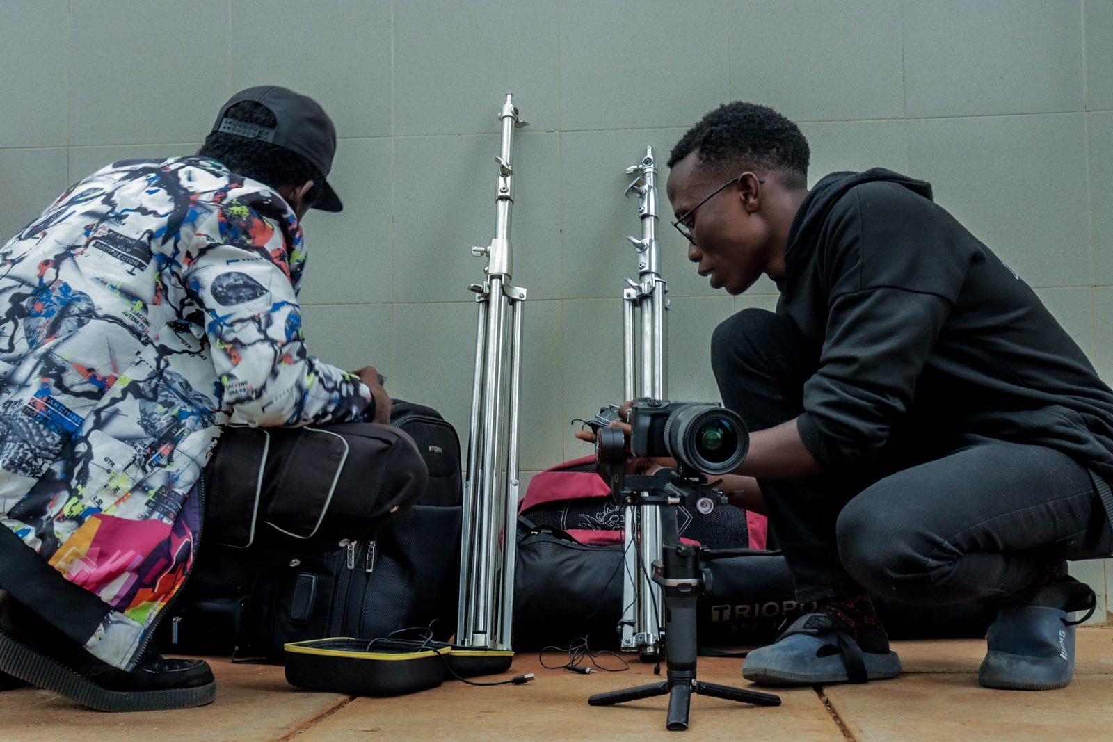 FILM SET-UP AND CREW (16)